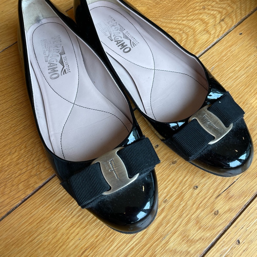 Ferragamo flats size 6